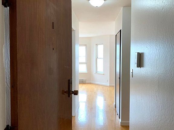 3rd image of 832 48th Ave APT 1