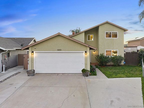 3rd image of 10951 Gayola Ln