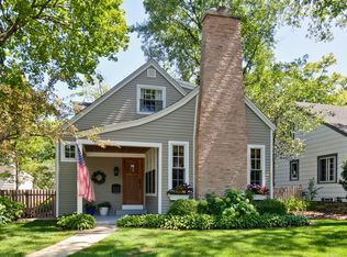 363 Foss Ct, Lake Bluff, IL