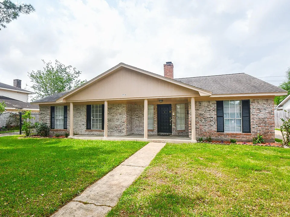 7714 Eichler Dr