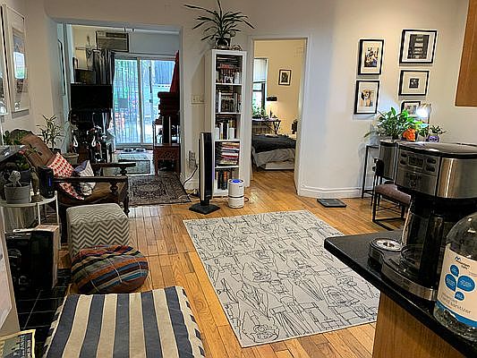 3rd image of 20 W 85th St APT B