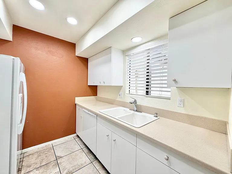 1050 E Ramon Rd #119 — Photo 8