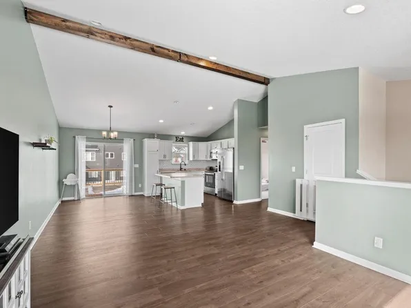 527 Pond View Dr SE, Lonsdale, MN 55046