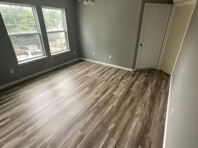 125 N Washington St — Photo 72