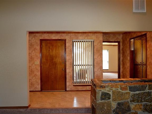 5th image of 16 Harvey Cir