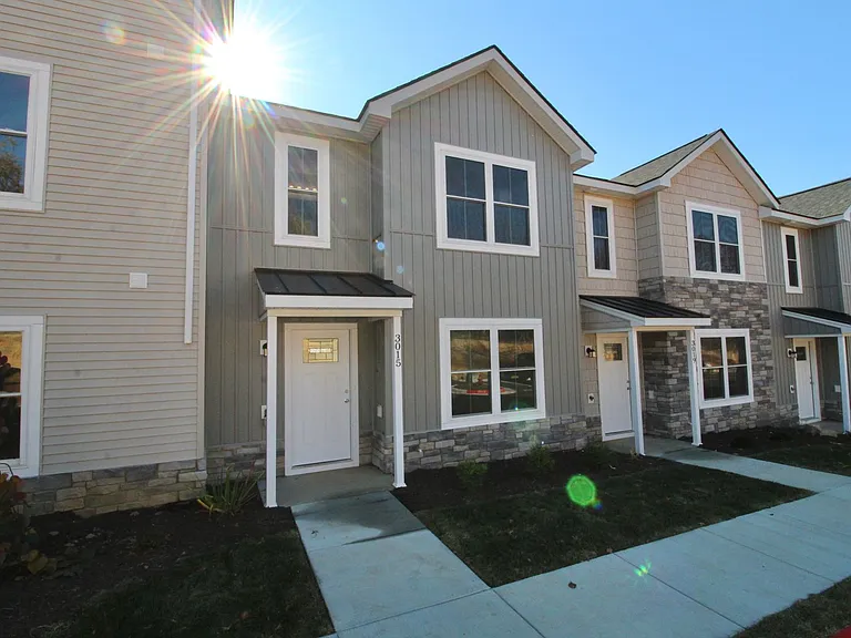 3015 Locust Grove Ct — Photo 1