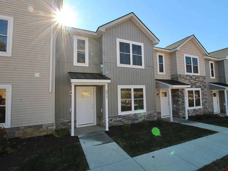 3015 Locust Grove Ct