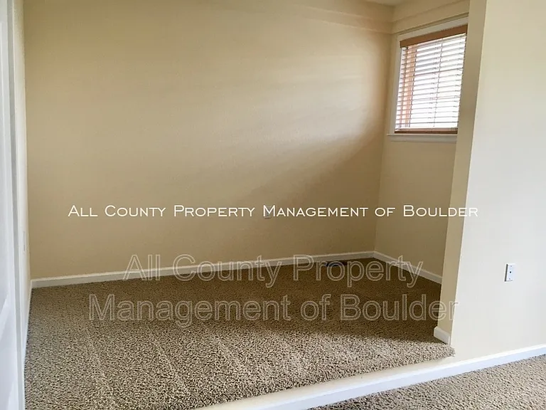 1452 Zinnia Cir — Photo 22