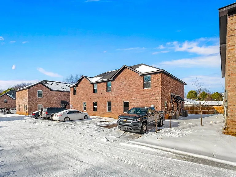 1370 N Porter Rd — Photo 4