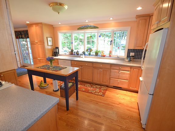 2nd image of 67 Cobbles Dr