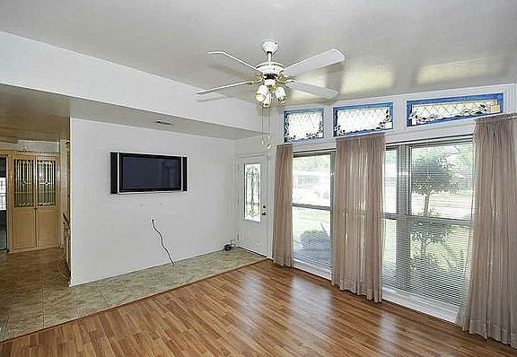 view of 1st living room in front of house