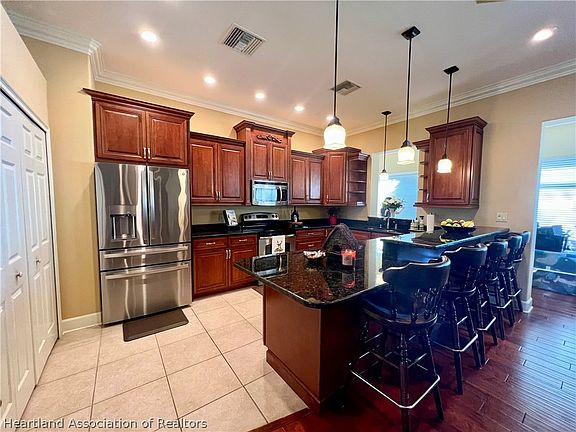 2nd image of 200 Sirena Dr