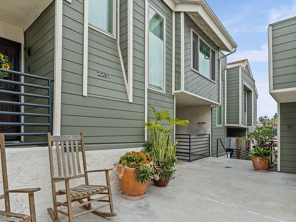 1st image of 2257 Worden St APT 3