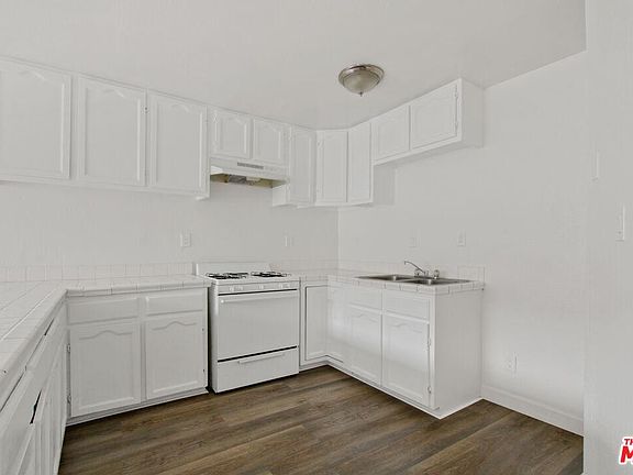 4th image of 11688 S Central Ave