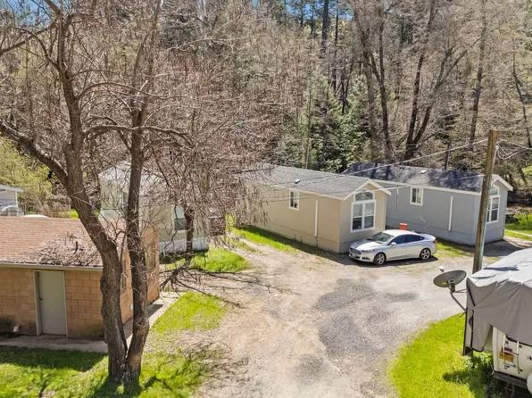 Hemmingway's Retreat, 21581 Phoenix Lake Rd #12, Sonora, CA 95370