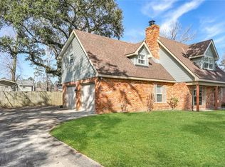 240 Dona Dr, Mandeville, LA 70448