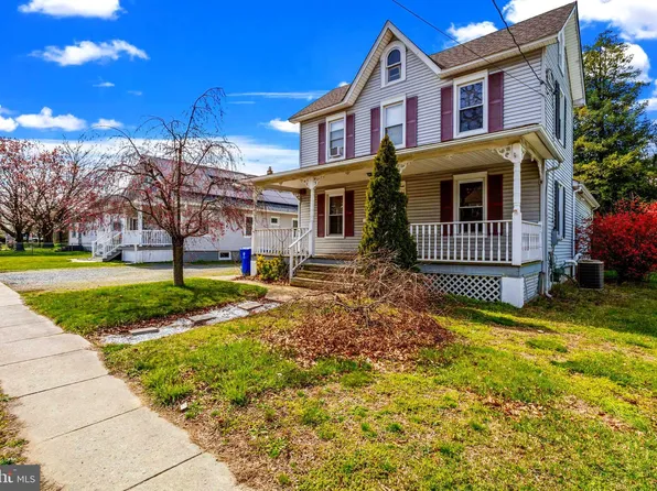 653 Delaware Ave, Roebling, NJ 08554