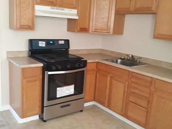 3rd image of 1049 Jefferson Blvd APT 6