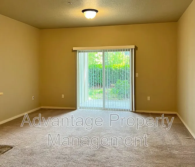 523 Catron St N #5 — Photo 12
