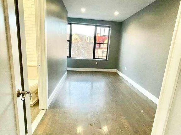 3rd image of 580 E 26th St #2C