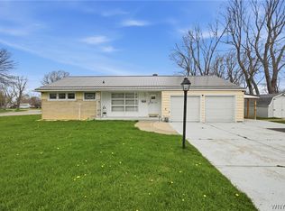 2820 Bell Dr, Hamburg, NY 14075