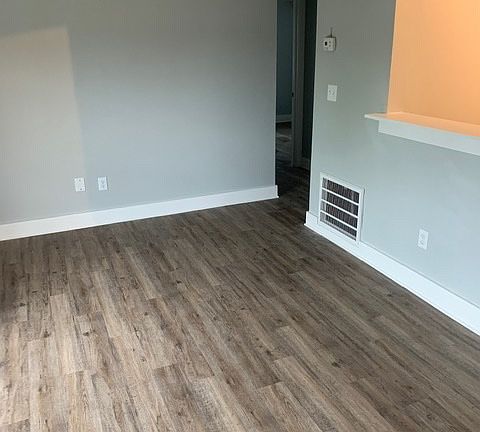 2nd image of 716 Dale Ave #9