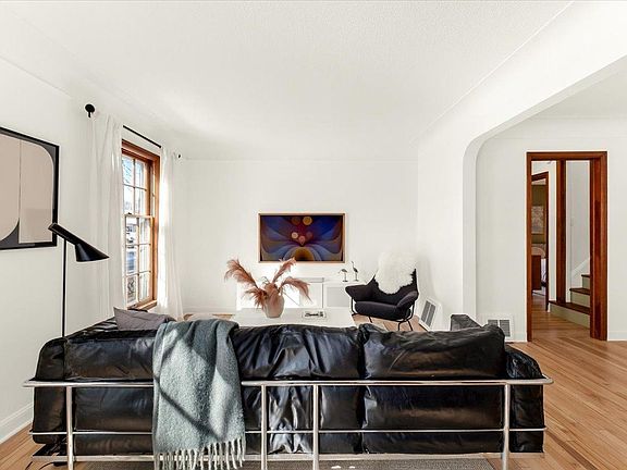 3rd image of 5354 41st Ave S