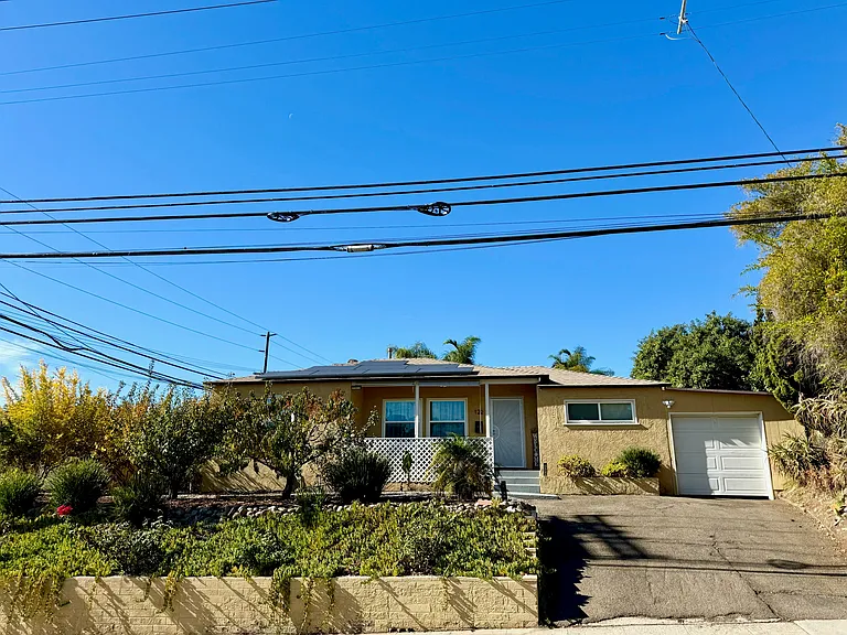 122 Garfield Ave — Photo 2
