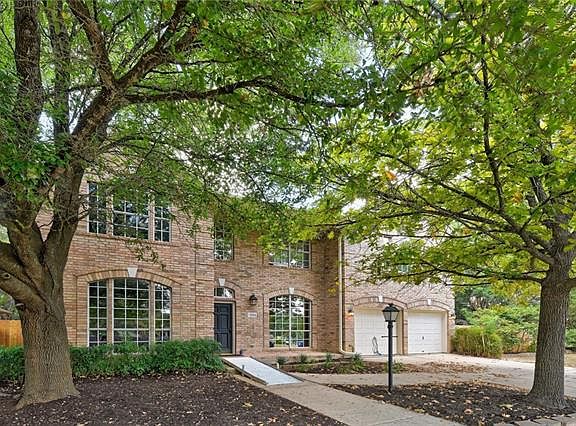 2nd image of 5404 Magdelena Dr