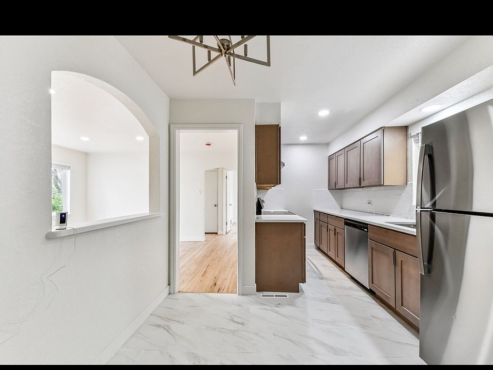 1st image of 1325 Lansing St