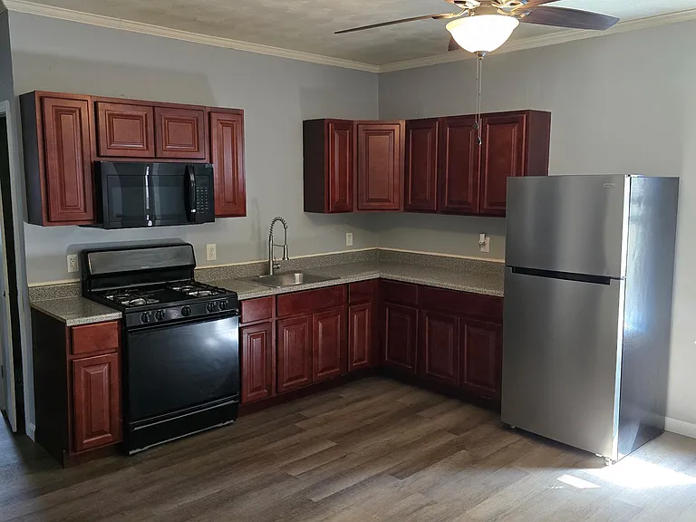 323 Summer St #1 — Photo 2