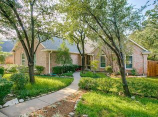 1204 Briar Dr, Bedford, TX 76022