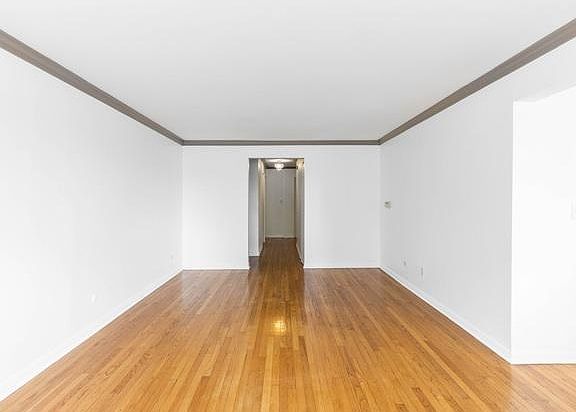 4th image of 1728 W Farwell Ave APT 207