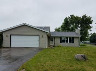 100 Cloud Mist Ct, Capron, IL 61012
