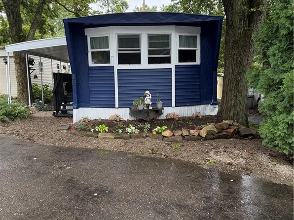 12 E Buddy St #12, Barberton, OH 44203