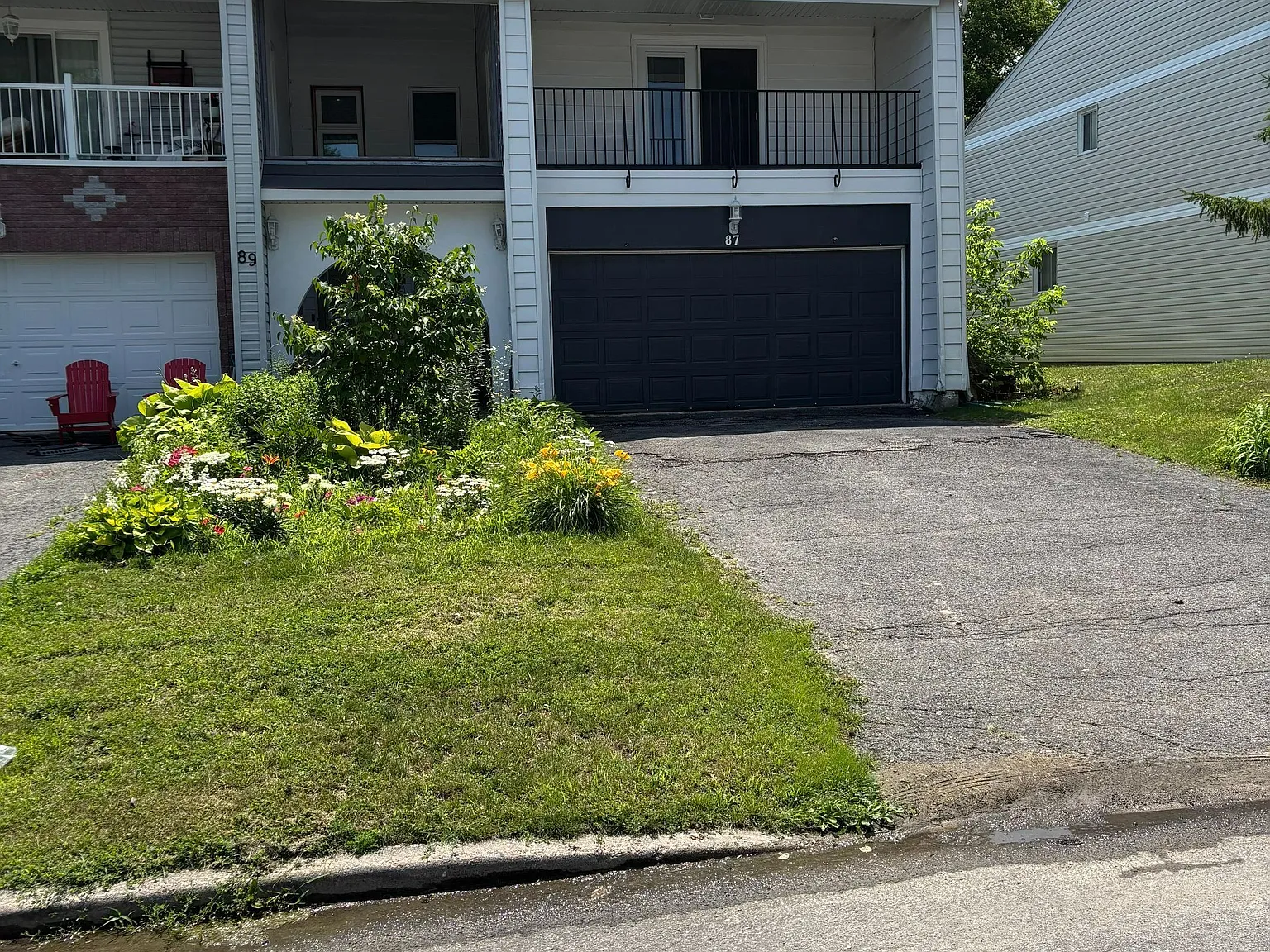 4 bed, $2,500 — Photo 1