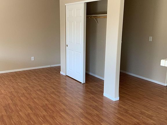 3rd image of 979 Short Cut Ln