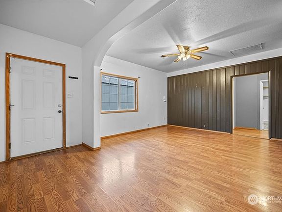 3rd image of 1301 E 6th Ave