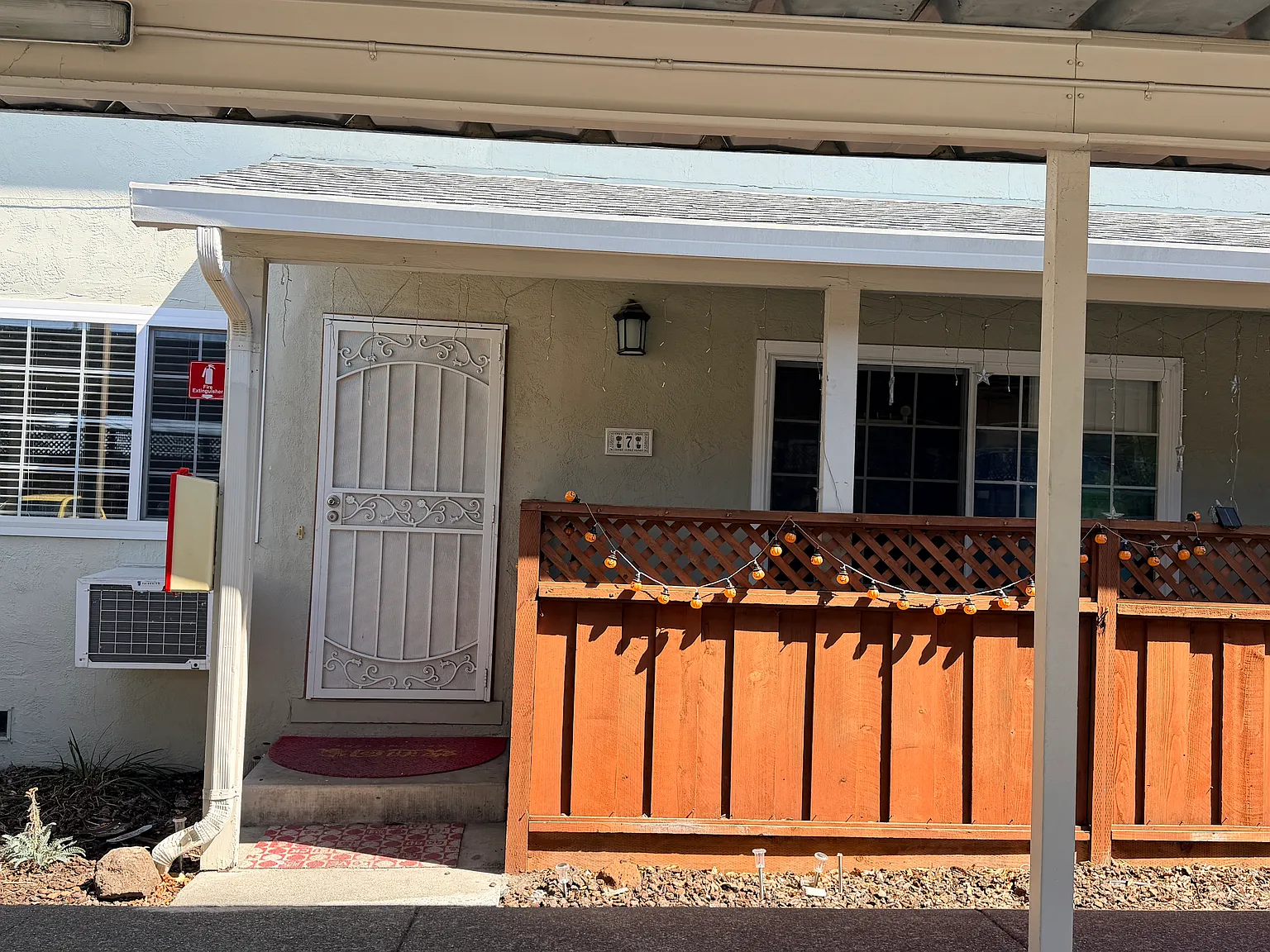 3 bed, 2.5 bath, 1136 sqft, $3,300 — Photo 1
