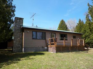 35521 S Charles Rd, Drummond Island, MI 49726