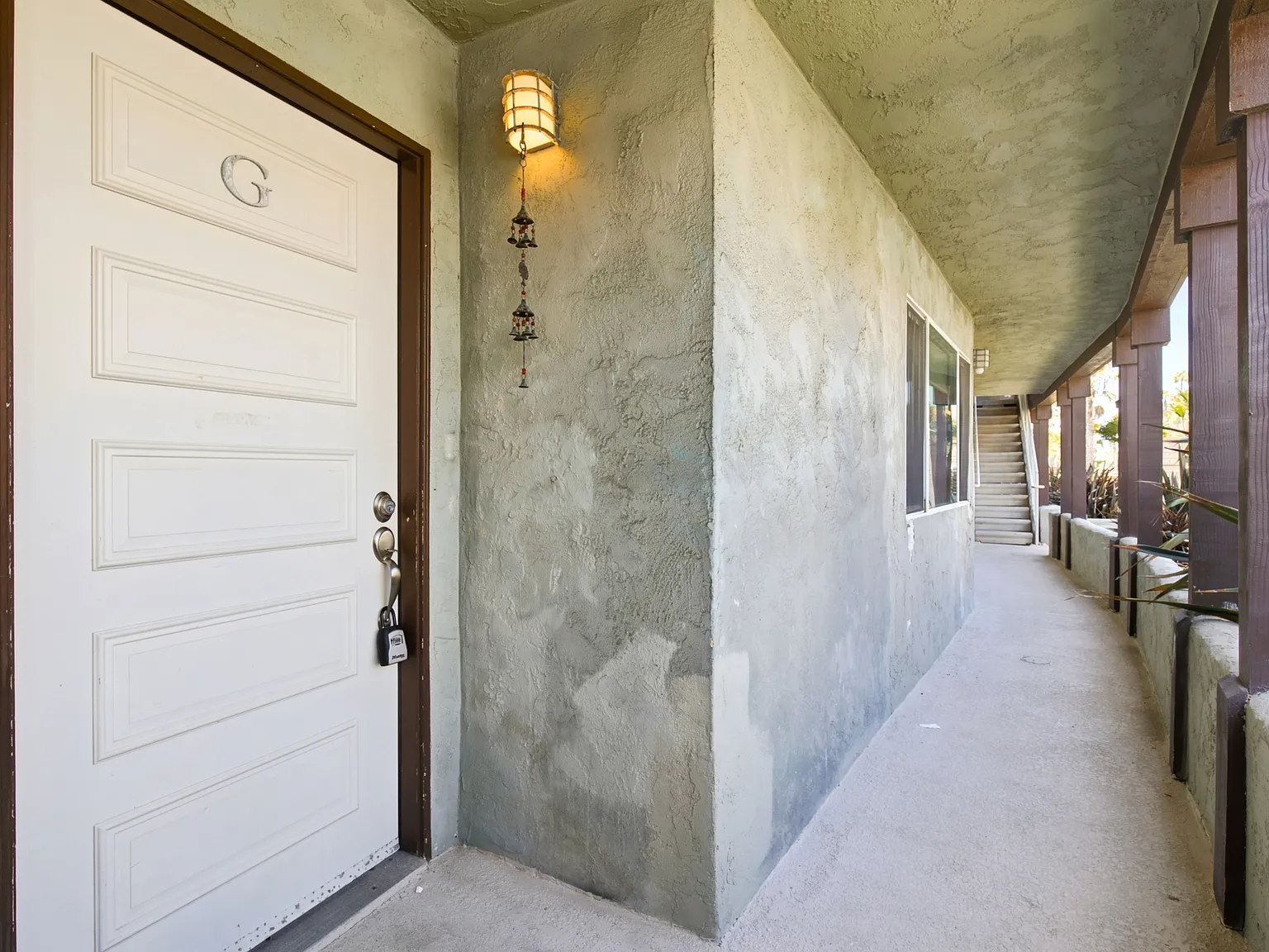 2 bed, 725 sqft, $2,200 — Photo 2