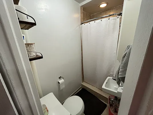 Rented by Urban Real Estate Property Group Inc | media 7