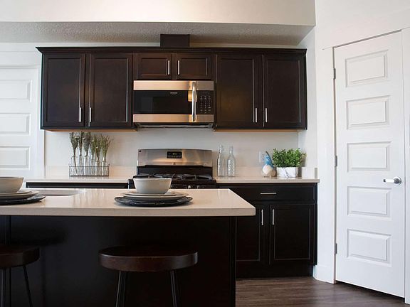 4th image of 8451 Parkwood Blvd #316