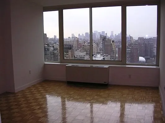 Rented by Stonehenge NYC LLC | media 28
