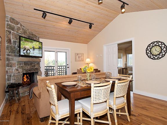5th image of 3910 Pond Dr #6