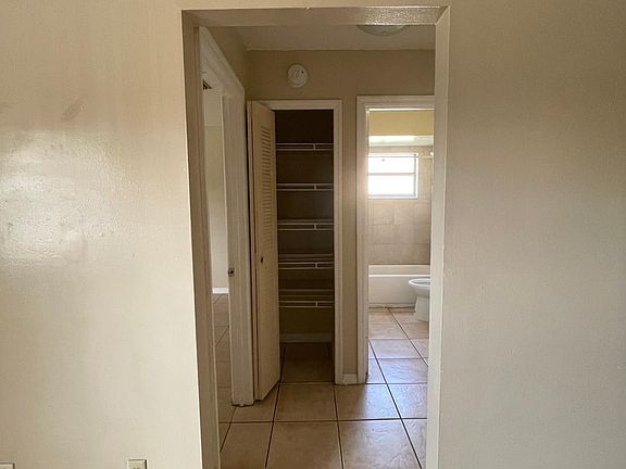 4th image of 4315 Continental Blvd #4315