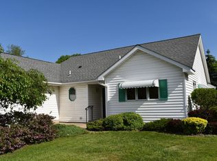 2461 Linwood Ave E, Maplewood, MN 55119