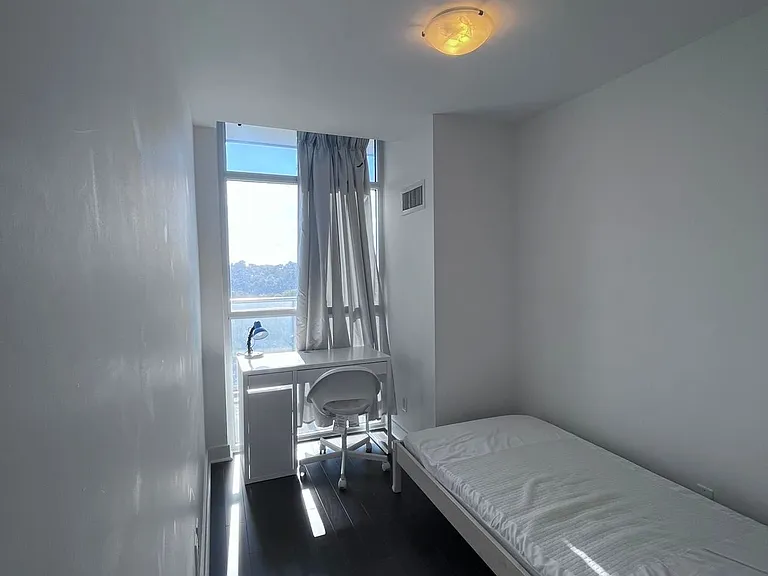 58 Orchard View Blvd #1001 — Photo 11