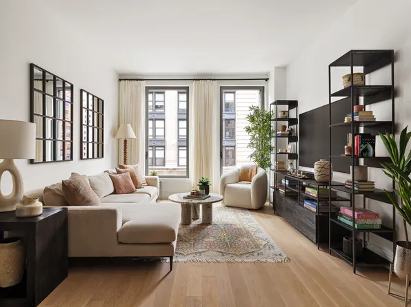 540 6th Avenue image 1 of 15
