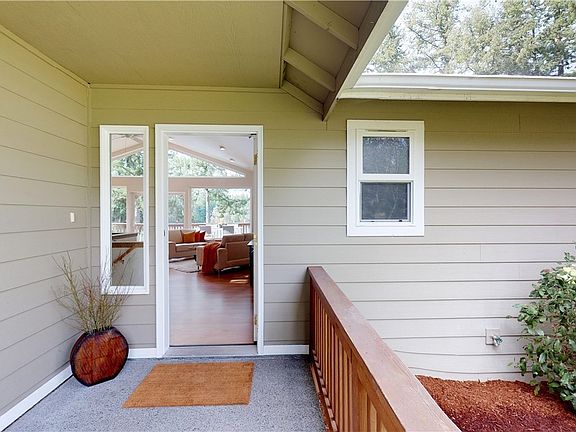 4th image of 21941 SE Promontory Ct